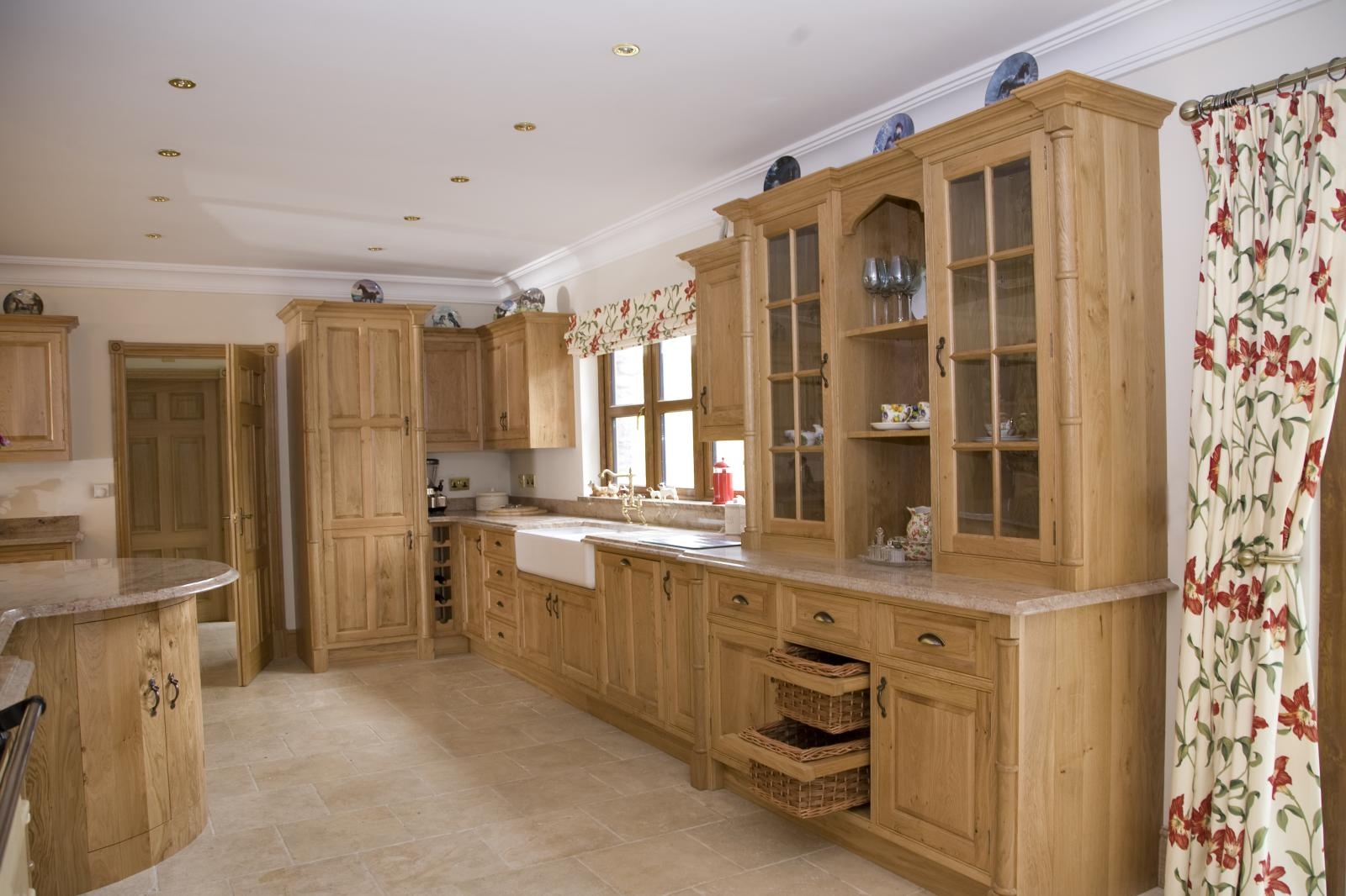 Oak Kitchen Curved Units 13